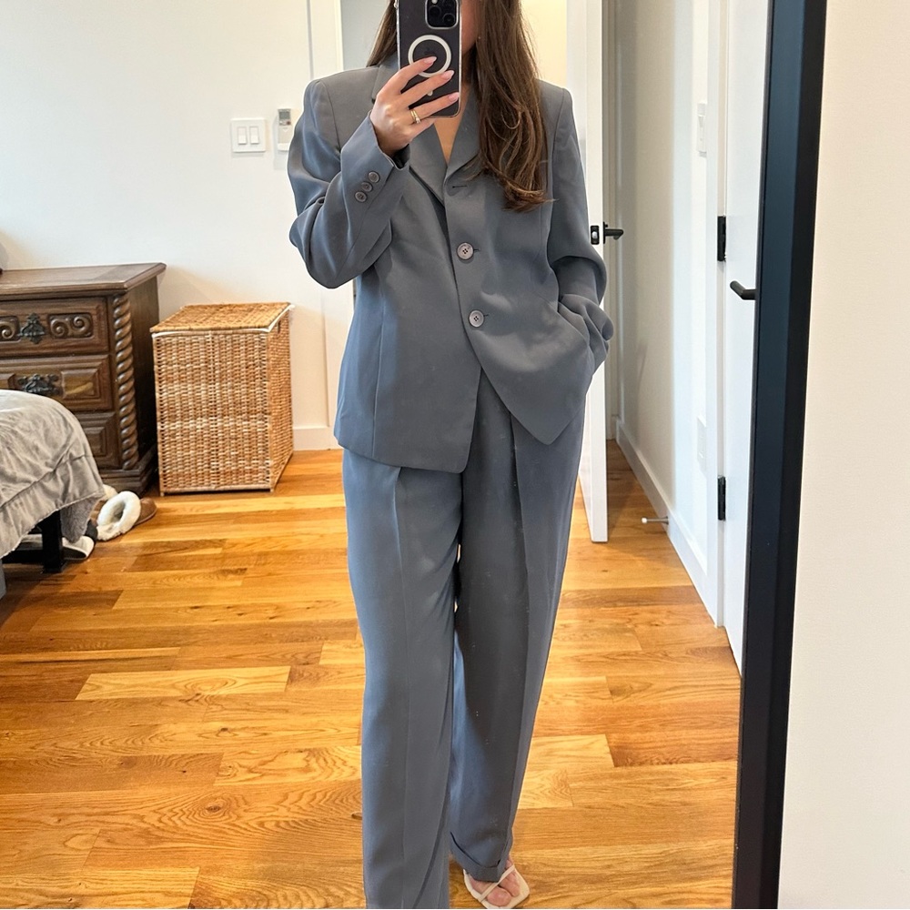 Jones New York Vintage Blue Suit Set in Petite (size 2)